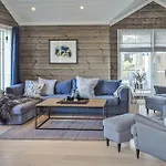5 Bedroom Stunning In Skollenborg بيت للعطل Lindaskroken