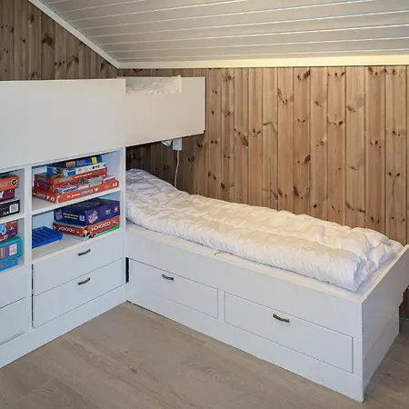 5 Bedroom Stunning In Skollenborg Lindaskroken