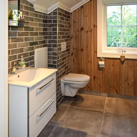 5 Bedroom Stunning In Skollenborg * Lindaskroken