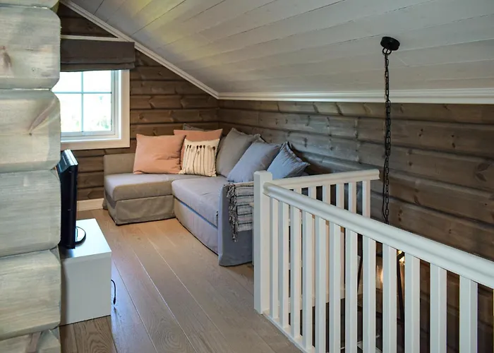 5 Bedroom Stunning In Skollenborg Hébergement de vacances Lindaskroken