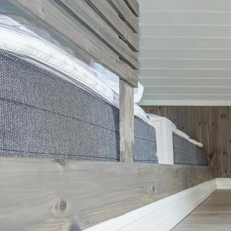 5 Bedroom Stunning In Skollenborg Semesterbostad Lindaskroken