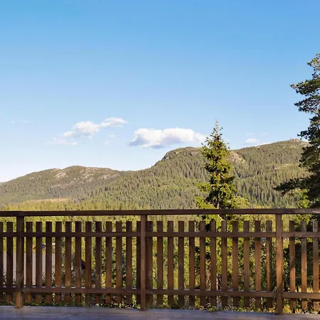 5 Bedroom Stunning In Skollenborg Semesterbostad