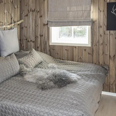 Semesterbostad 5 Bedroom Stunning In Skollenborg *