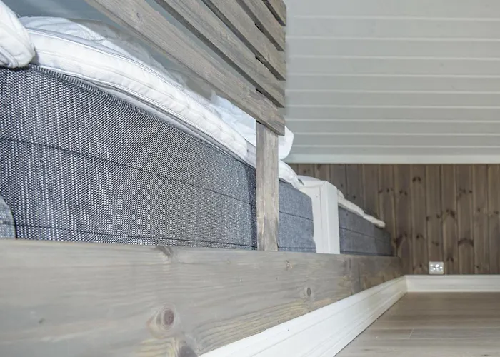 5 Bedroom Stunning In Skollenborg Semesterbostad Lindaskroken