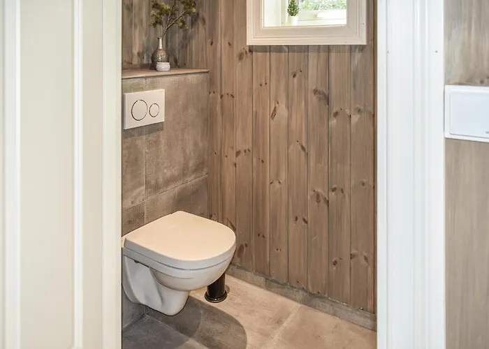 Semesterbostad 5 Bedroom Stunning In Skollenborg Lindaskroken